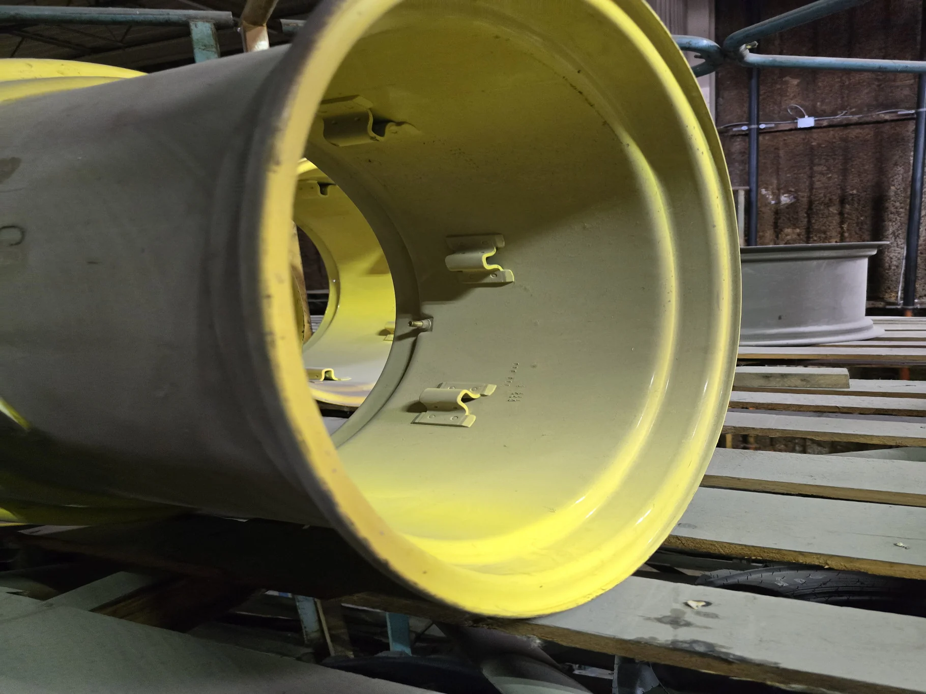 15 X 24 6 CLAMP WHEEL YELLOW