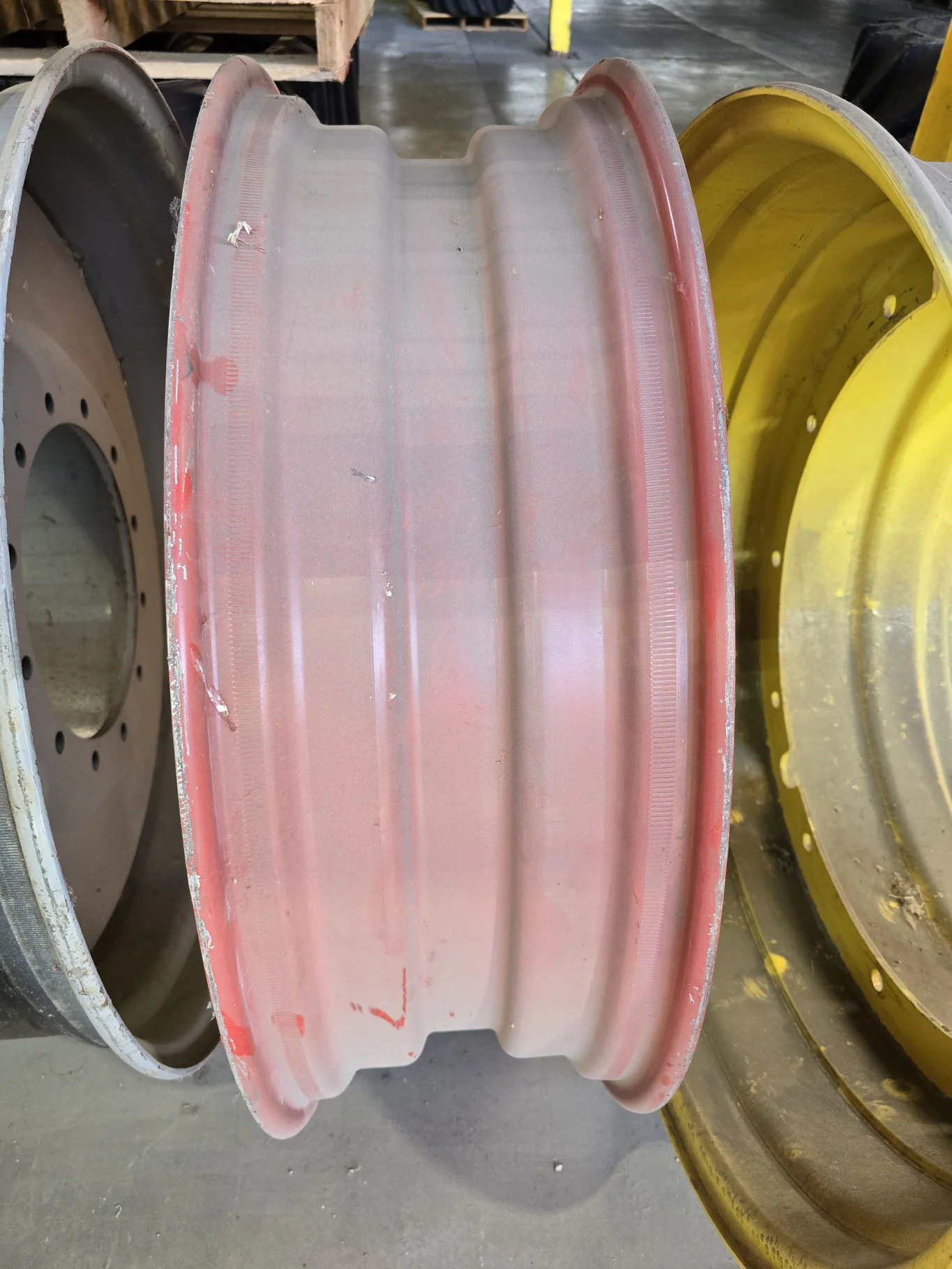 11 X 38 FENDT RED WHEEL