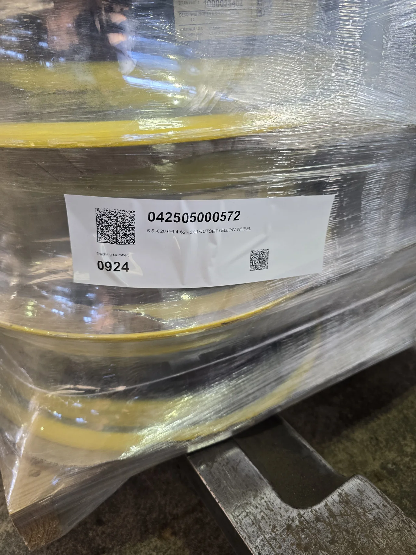 5.5 X 20 6-6-4.62 - 3.00 OUTSET YELLOW WHEEL image 3