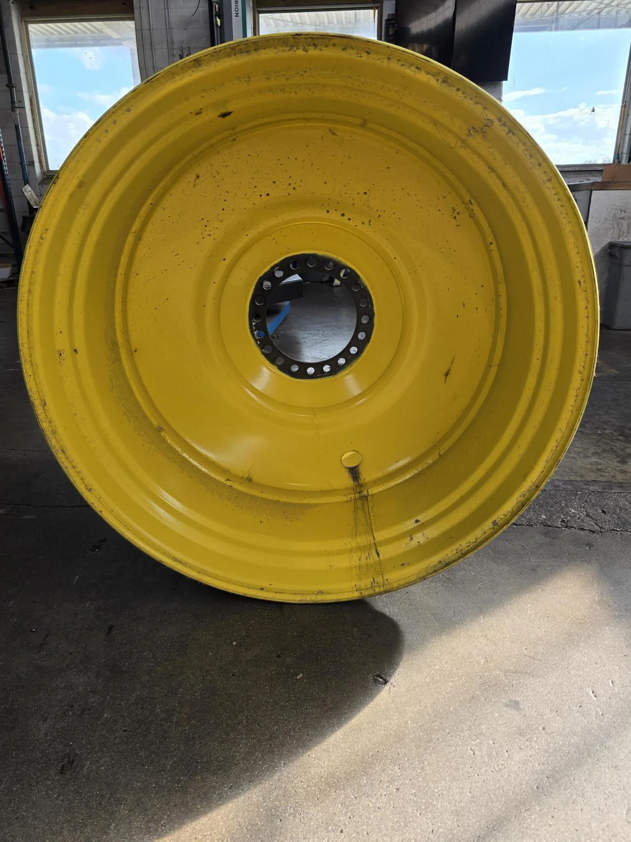 38 X 46 20-13.189-11.07-2.17INSET YELLOW WHEEL