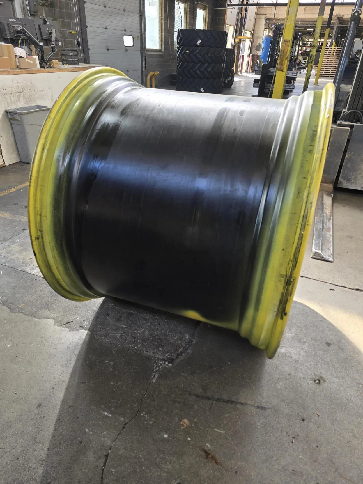 38 X 46 20-13.189-11.07-2.17INSET YELLOW WHEEL image 2
