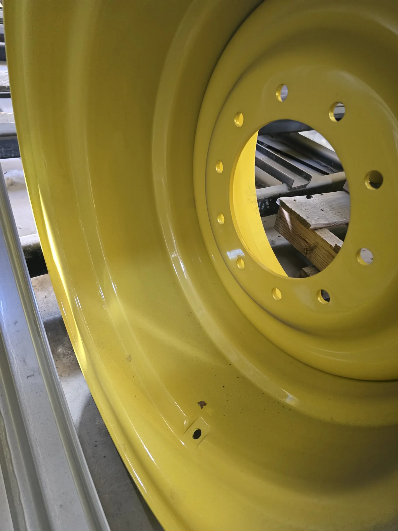 20 X 26 10-11.25-8.82-.00IN YELLOW WHEEL image 2