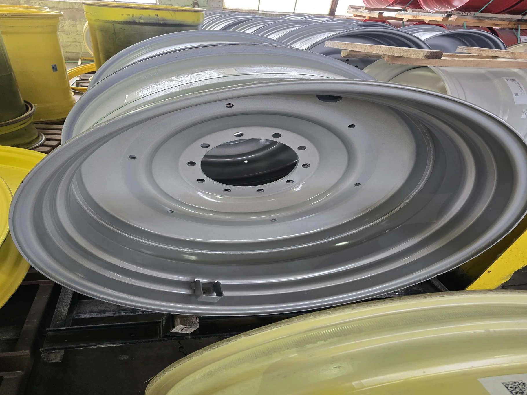 23 X 38 10-13.19-11.07-7.19 SILVER WHEEL