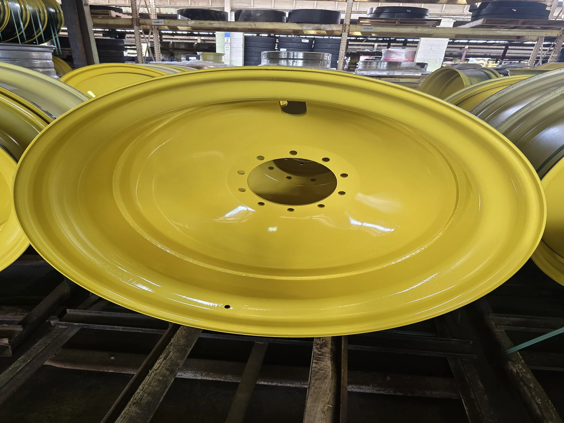 16 X 42 10-13.187-11.07-12.4 OUTSIDE DOLLY DUAL YELLOW WHEEL