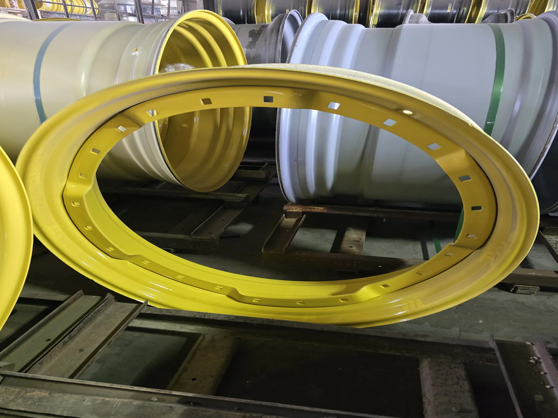 10 X 38 WAFFLE 24-33.25 YELLOW WHEEL image 4