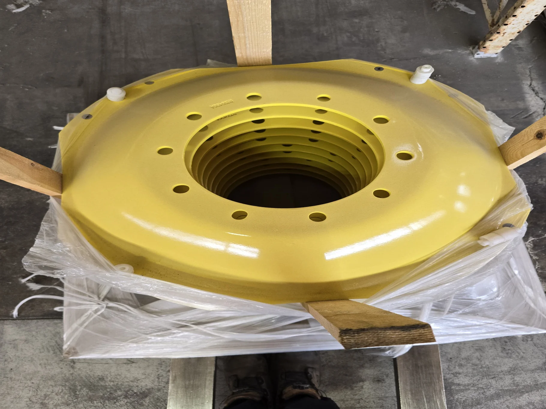 DISCS 34" WAFFLE 10-13.19-11.07 (4" DRAW) .906 BH YELLOW 3 BOLT