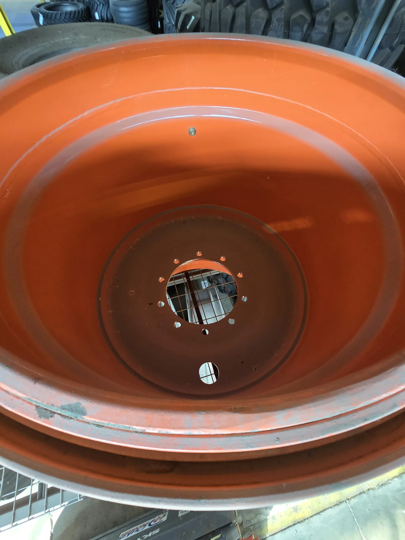 44 X 32 10-13.19-11.07 -1.97OUT CLAAS ORANGE 3 PIECE WHEEL image 2