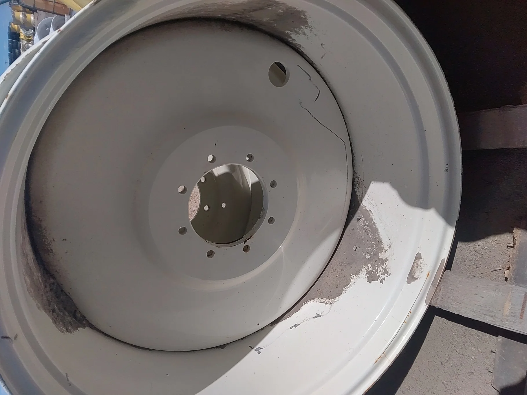 18 X 38 NH White 8 Bolt (.844) Sprayer Wheel (8-10.826-8.72) 1.5 Offset image 2