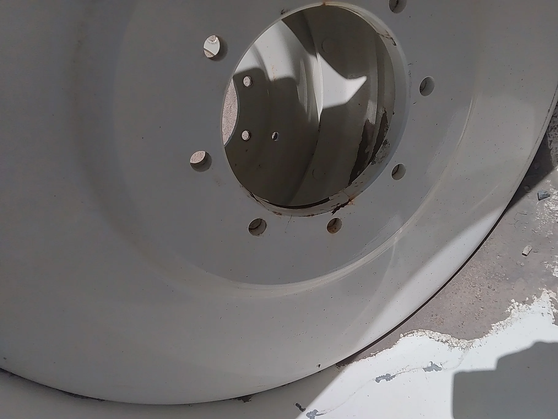 18 X 38 NH White 8 Bolt (.844) Sprayer Wheel (8-10.826-8.72) 1.5 Offset image 3