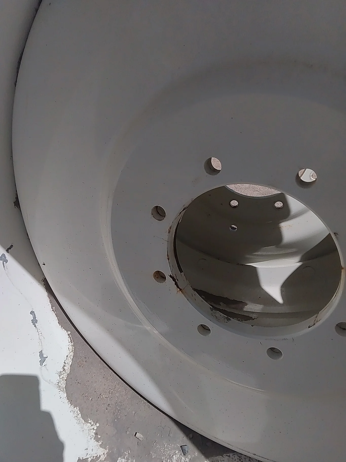 Take-Off 18 X 38 NH White 8 Bolt (.844) Sprayer Wheel (8-10.826-8.72) 1.5 Offset image 3