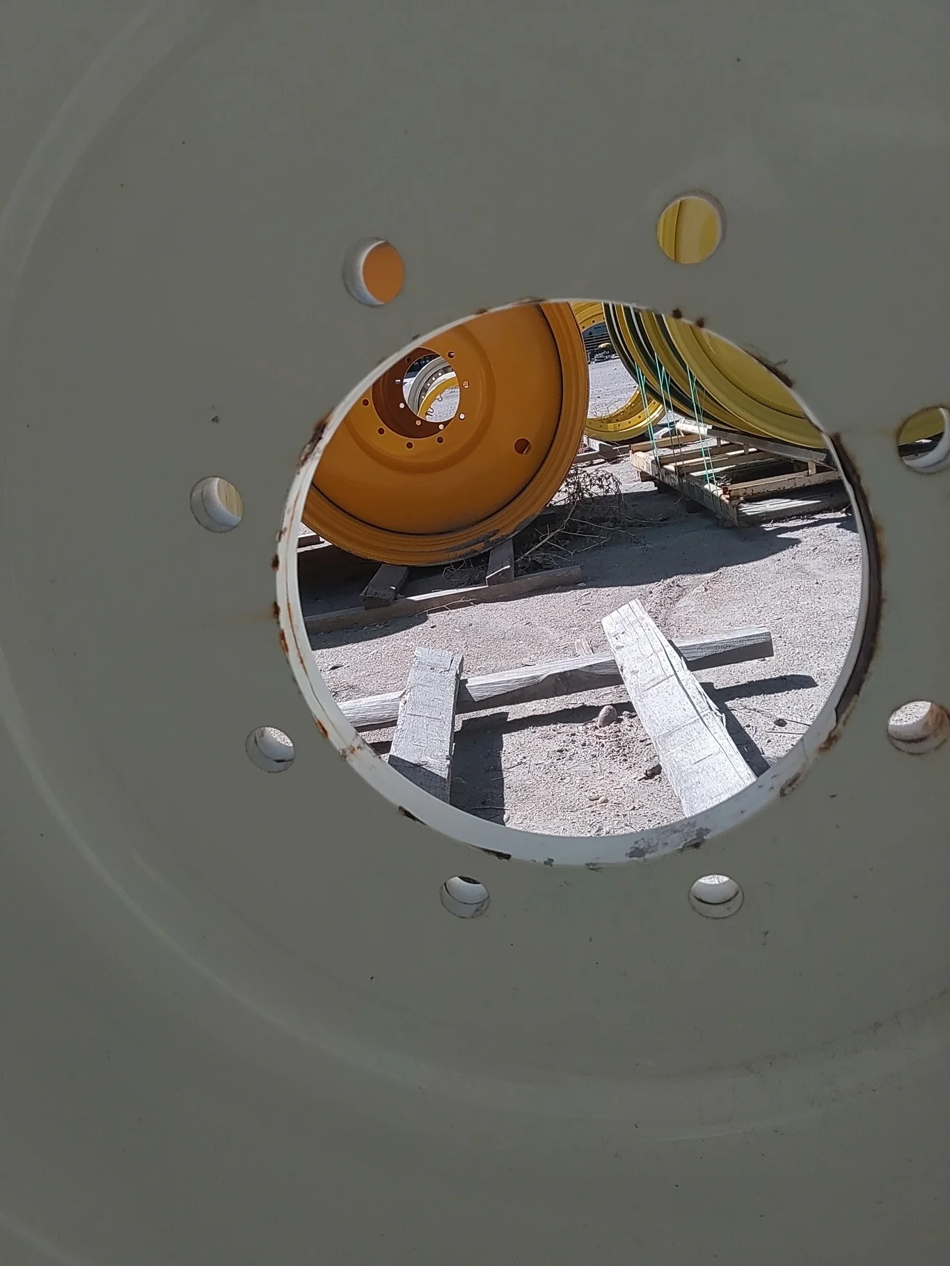 Take-Off 18 X 38 NH White 8 Bolt (.844) Sprayer Wheel (8-10.826-8.72) 1.5 Offset image 4