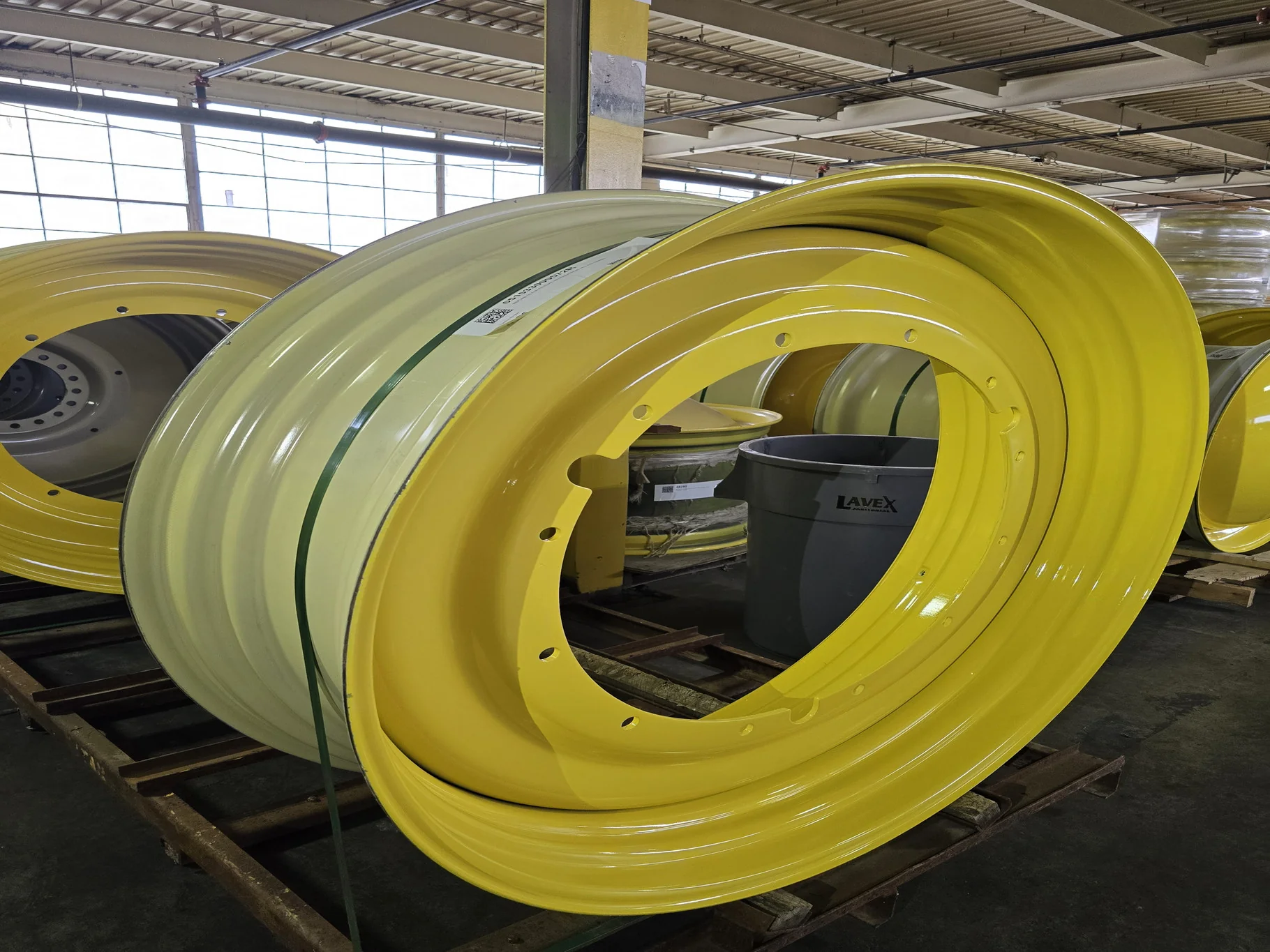 15 X 50 12-32.047-30.079 -2.81IN YELLOW WHEEL image 2