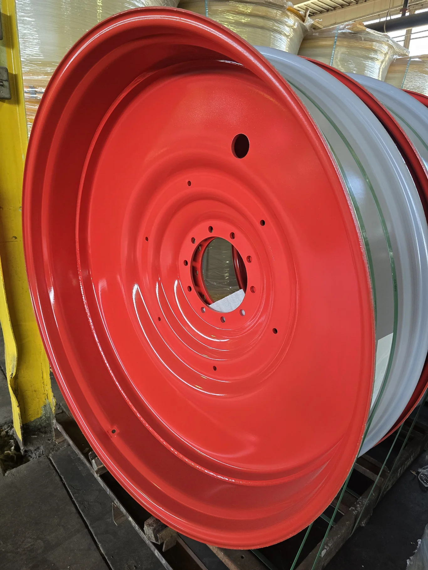 12 X 54 10-13.19-11.07-8.63IN FENDT RED WHEEL image 2