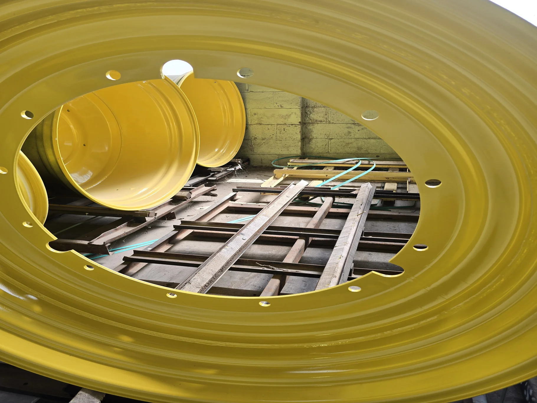 13 X 46 12-32.047-30.07-2.81IN JD YELLOW WHEEL image 3