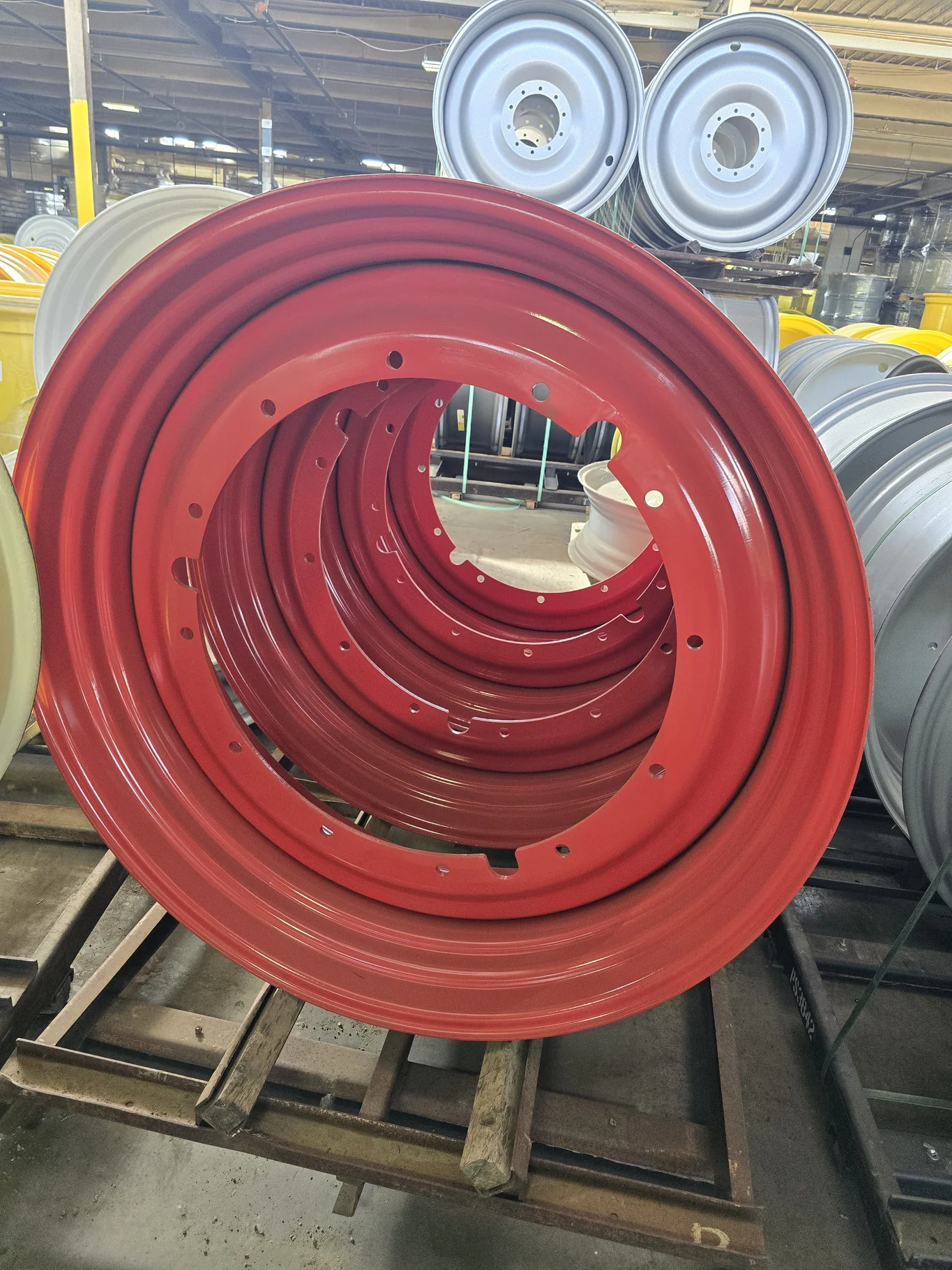 16 X 46 12-32.047-30.078-3.19 FENDT RED WHEEL image 2