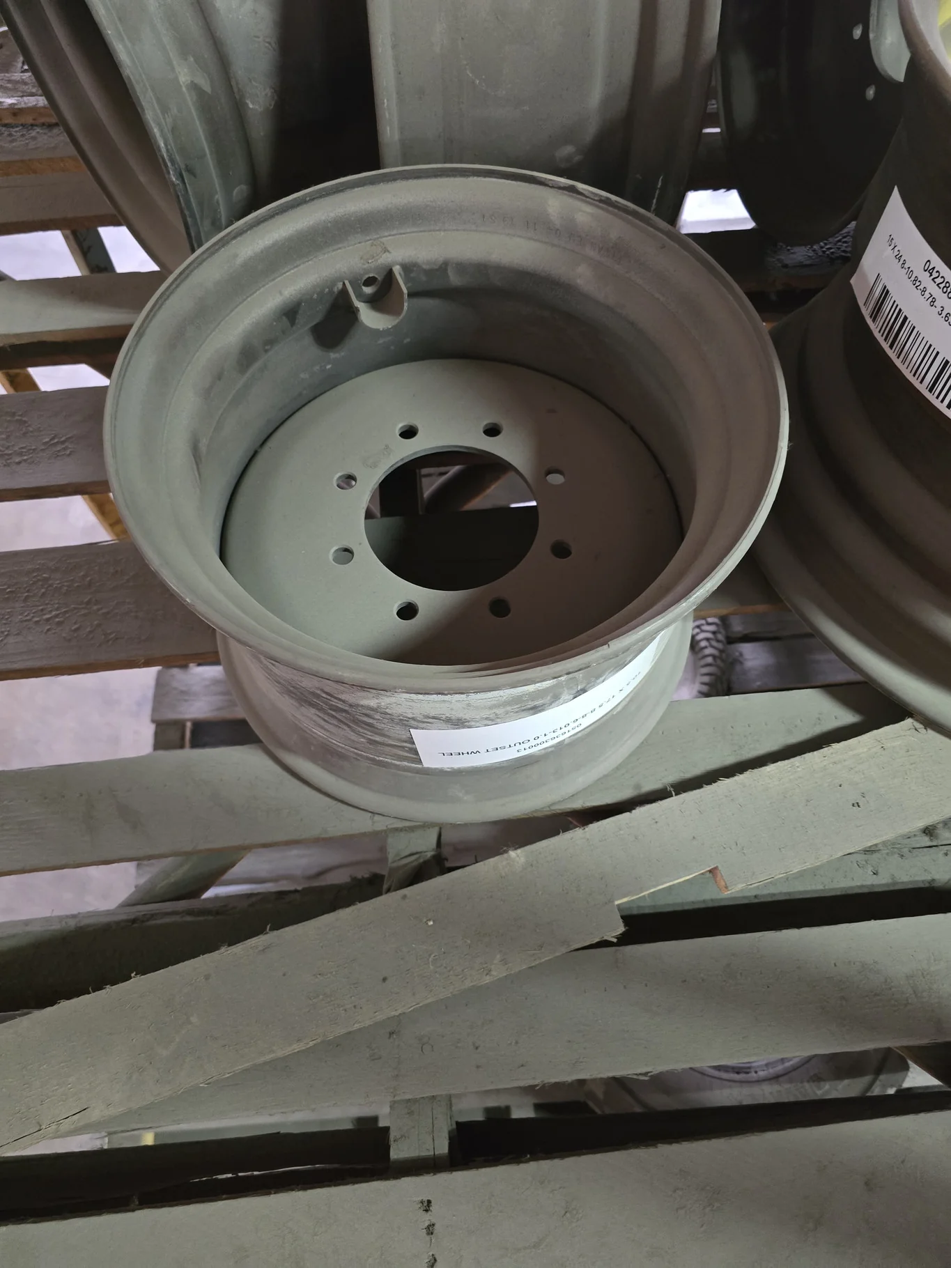 10.5 X 17.5 8-8-6.013-1.0 OUTSET WHEEL