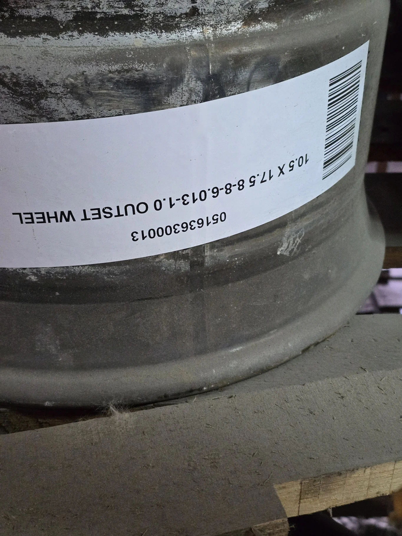 10.5 X 17.5 8-8-6.013-1.0 OUTSET WHEEL image 3