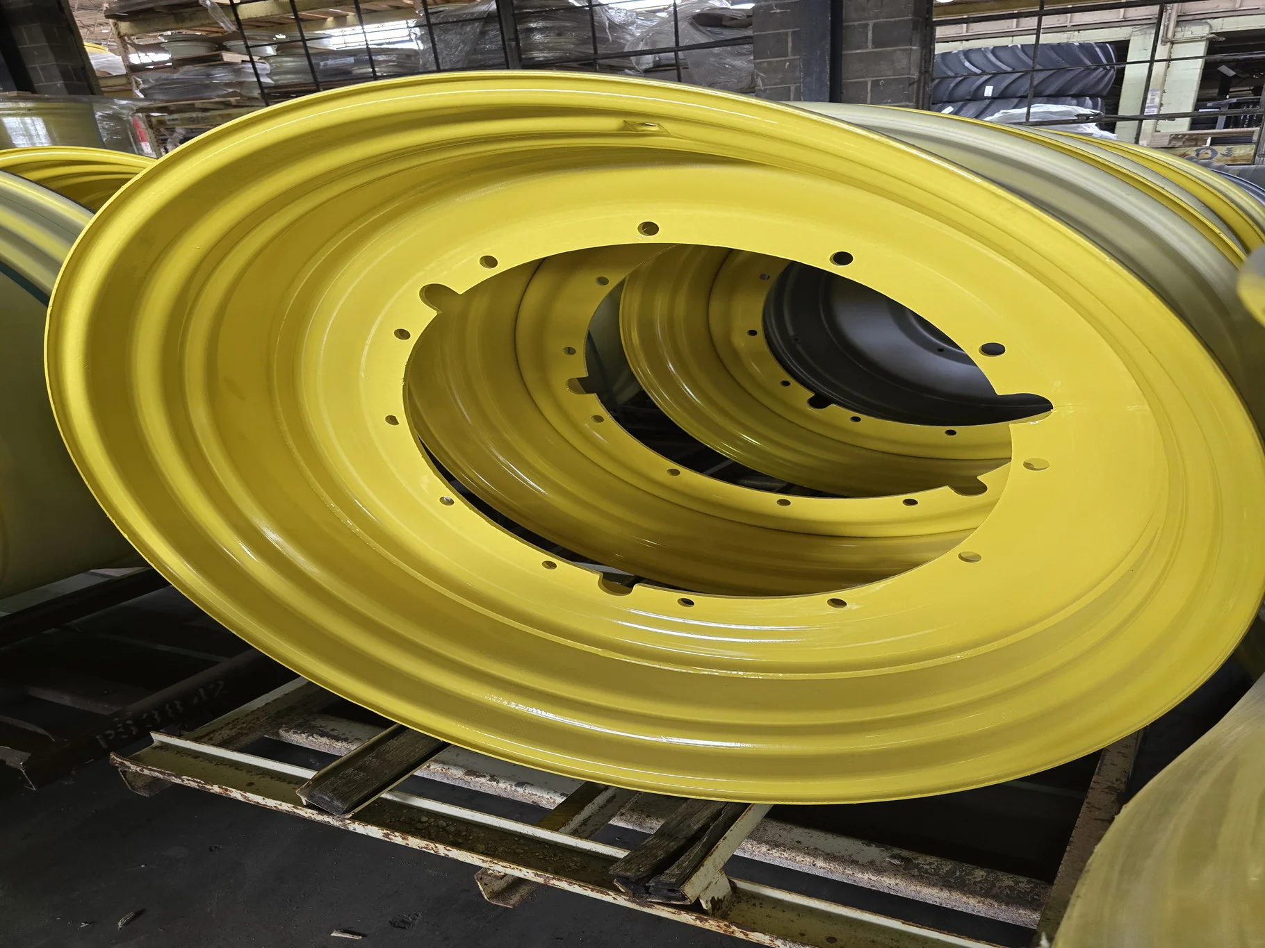 20 X 46 12-32.04-30.07-2.12IN YELLOW WHEEL image 2