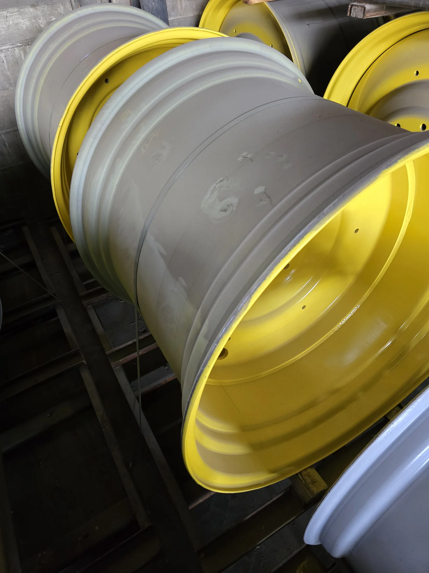 30 X 38 (27 X 38) 10-13.189-11.07 -2.76IN YELLOW WHEEL image 2