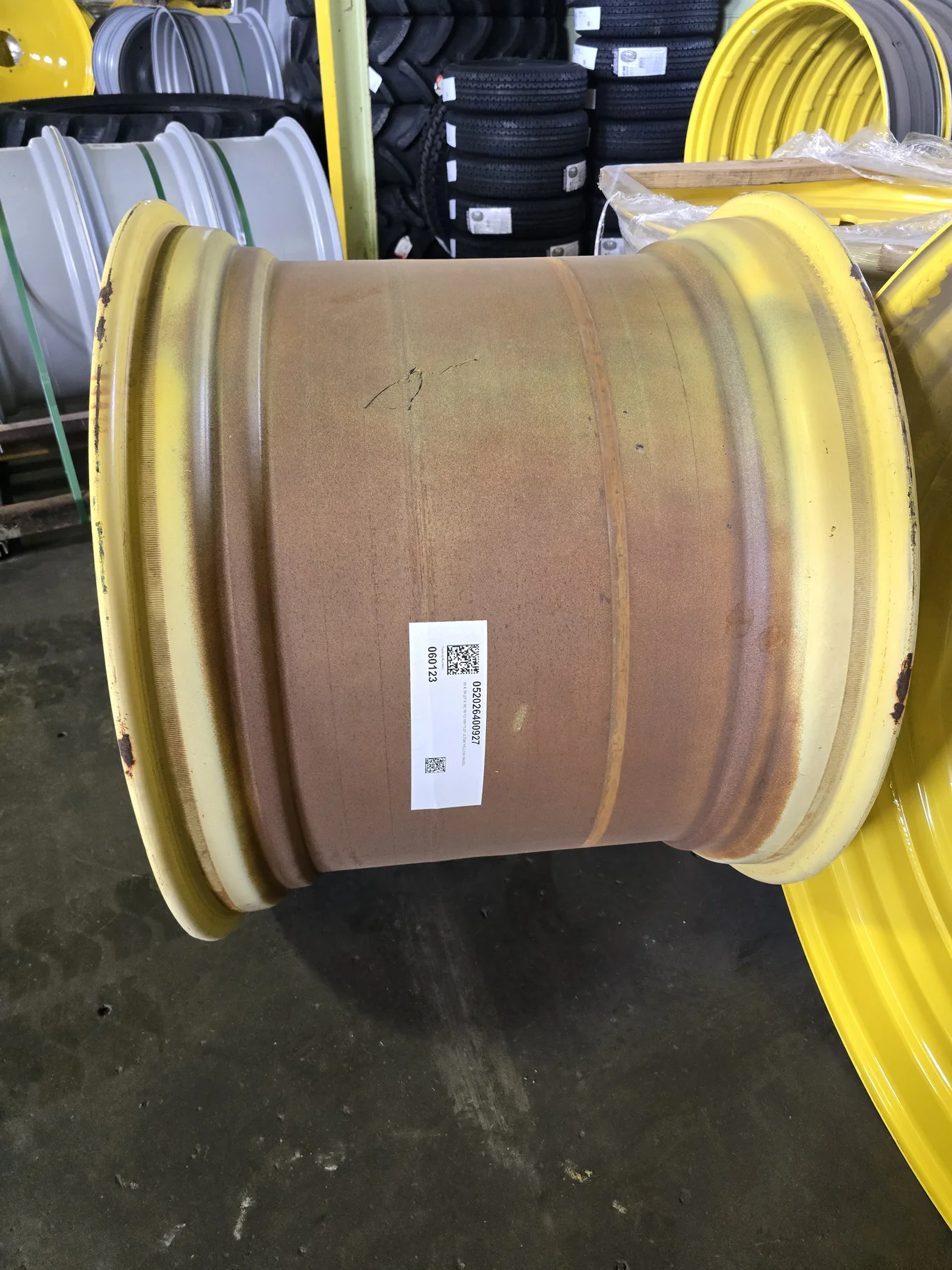30 X 38 (27 X 38) 10-13.189-11.07 -2.76IN YELLOW WHEEL image 2
