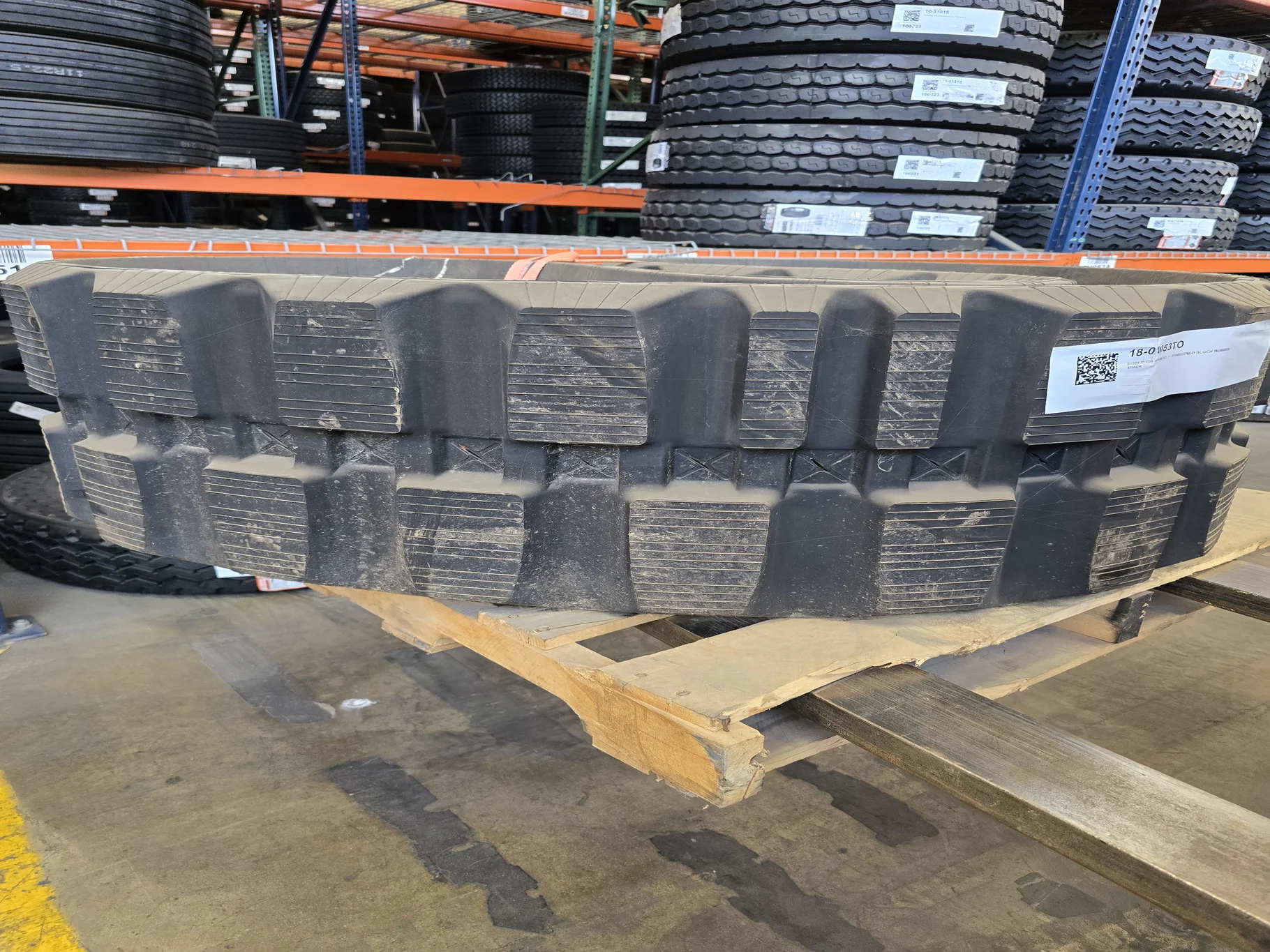 Take-Off B450X86X56 ARISUN SD E1 STAGGERED BLOCK RUBBER TRACK
