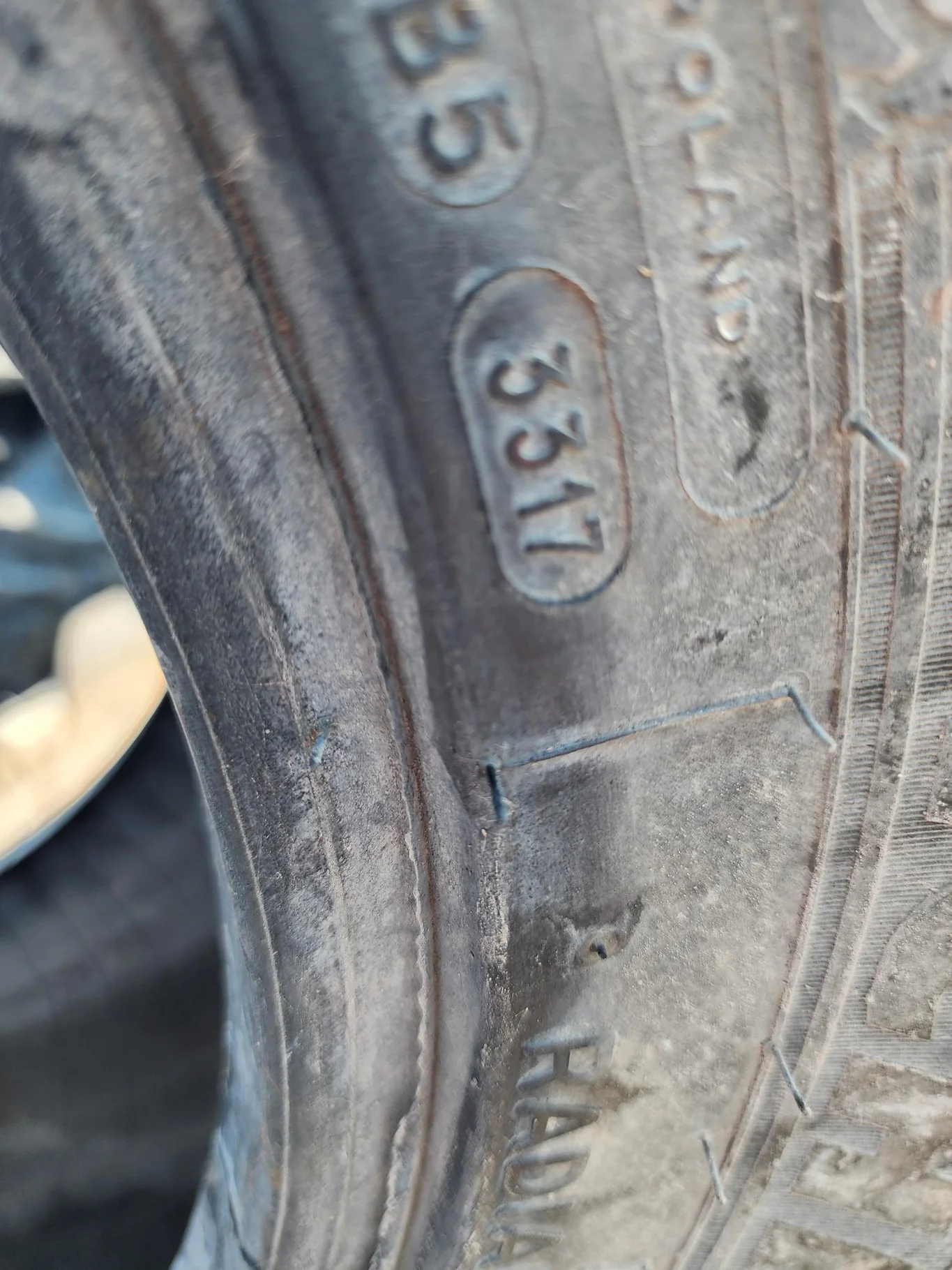 340/80R18 143A8/143B MICHELIN IND XMCL TL R-4