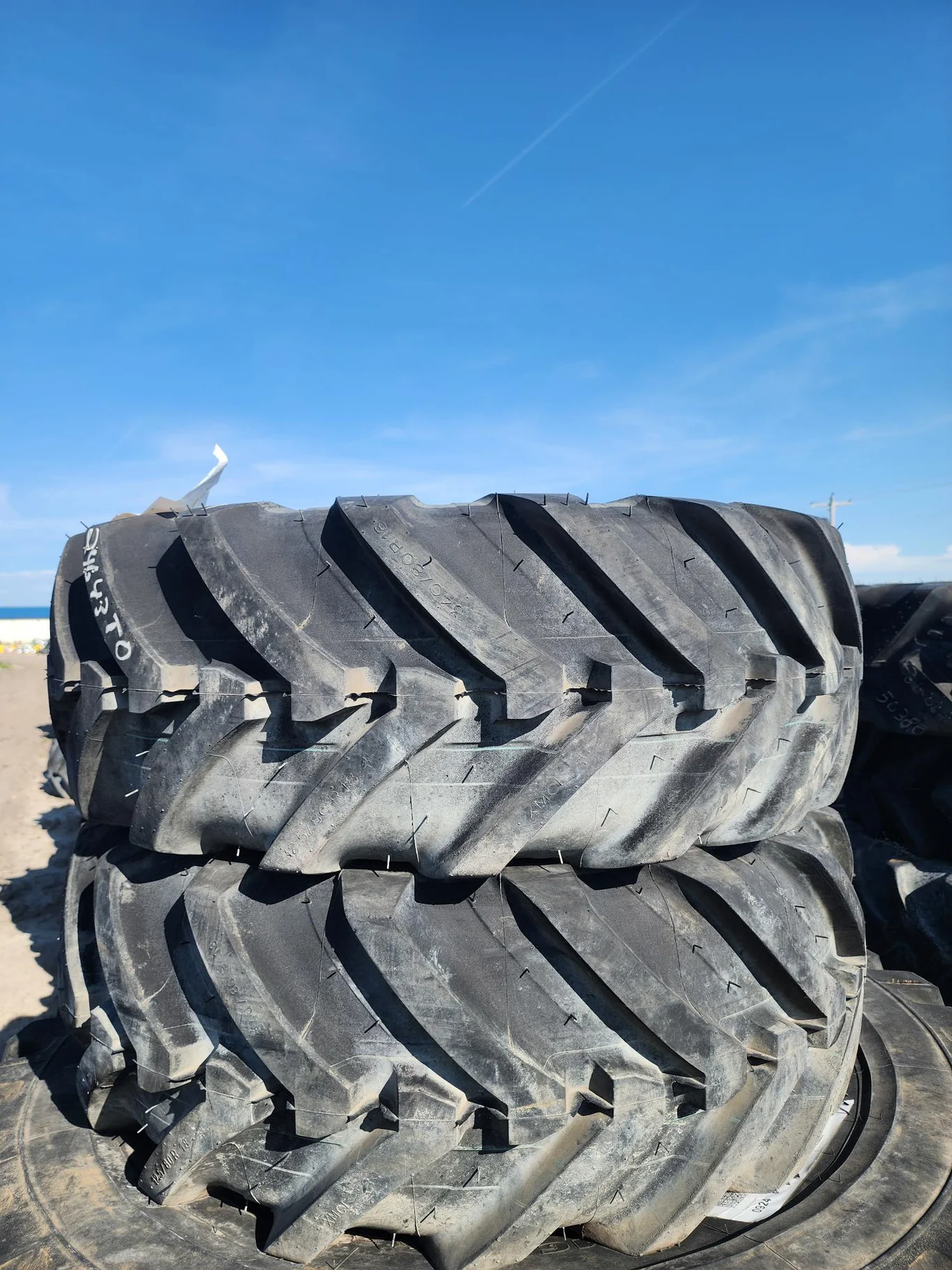 340/80R18 143A8/143B MICHELIN IND XMCL TL R-4 image 6