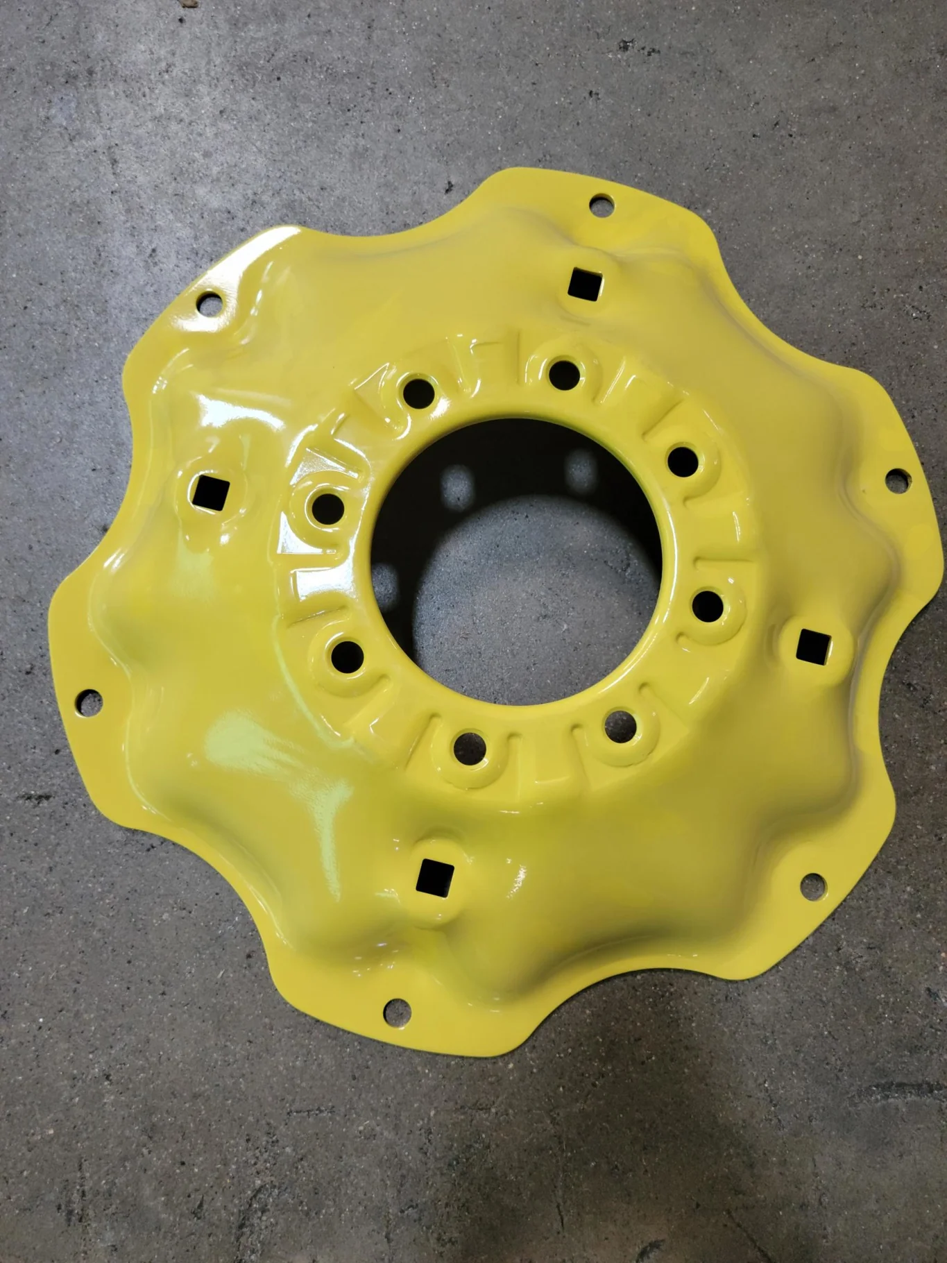 DISCS 24" 6 CLAMP 8-8-6.0 (4" DRAW) .687 TAPERED BH WITH WEIGHT HOLES YELLOW