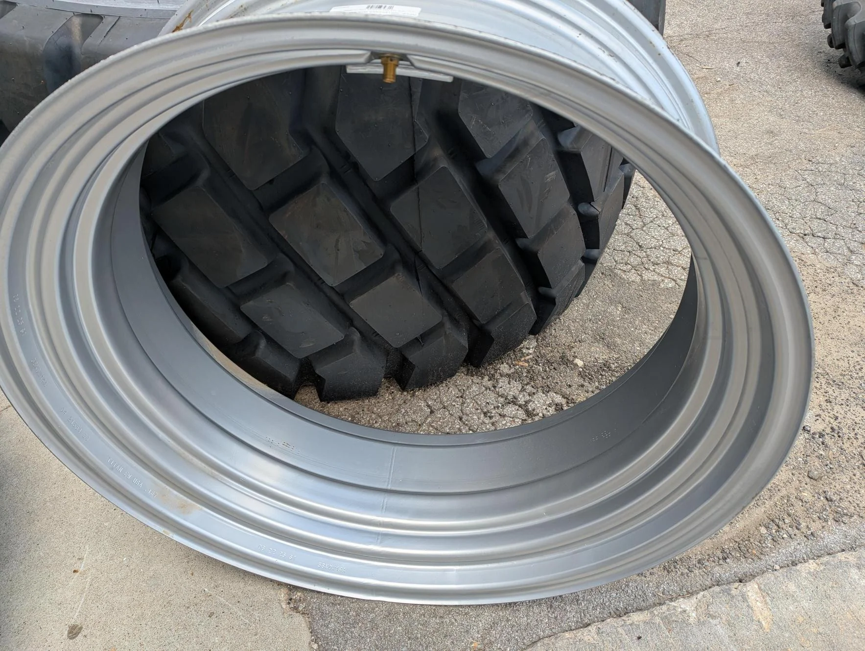 Take-Off 14 X 38 DEEP WELL SILVER WHEEL image 3
