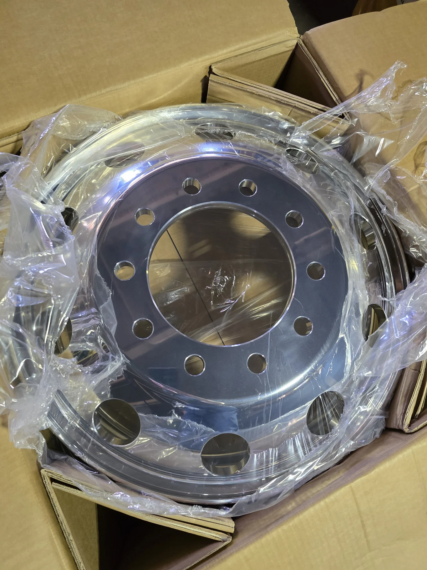 8.25 X 24.5 10 HOLE HUB STD POLISH ALUM WHEEL