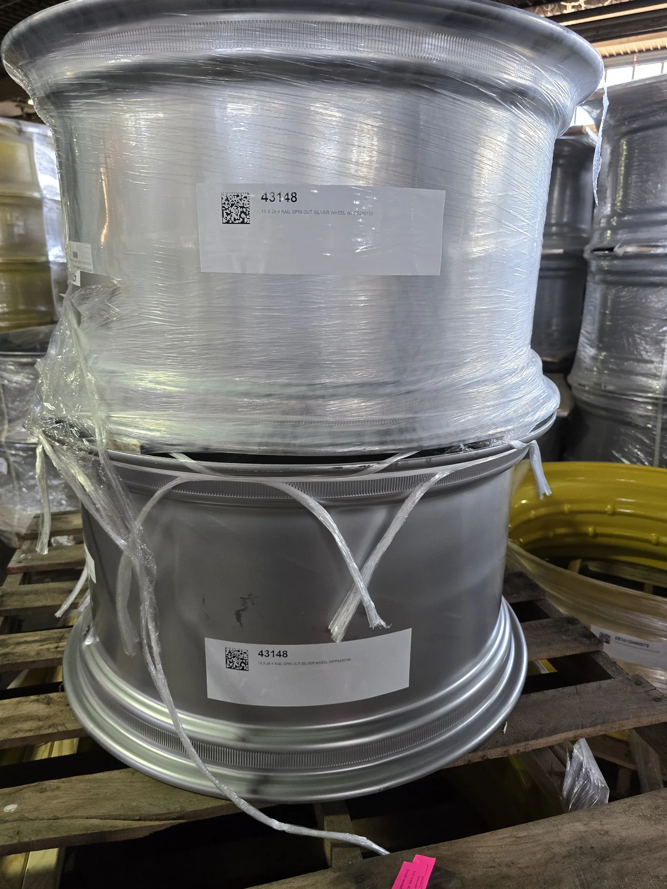 15 X 28 4 RAIL SPIN OUT SILVER WHEEL