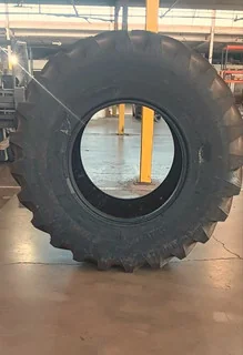 Take-Off 30.5L-32/16 Titan HI-Traction Lug TL R-1 95-100%