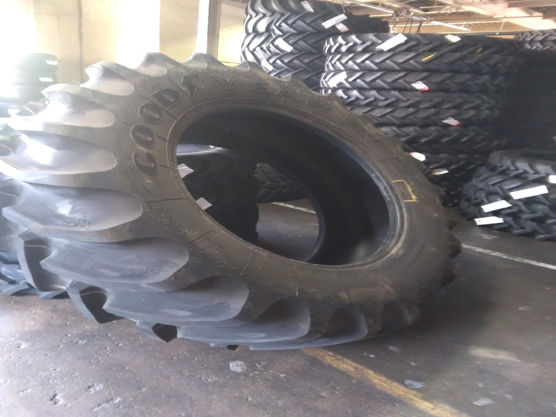 Take-Off 650/65R42 170A8/B GOODYEAR DT820 SUPER TRACTION TL R-1W