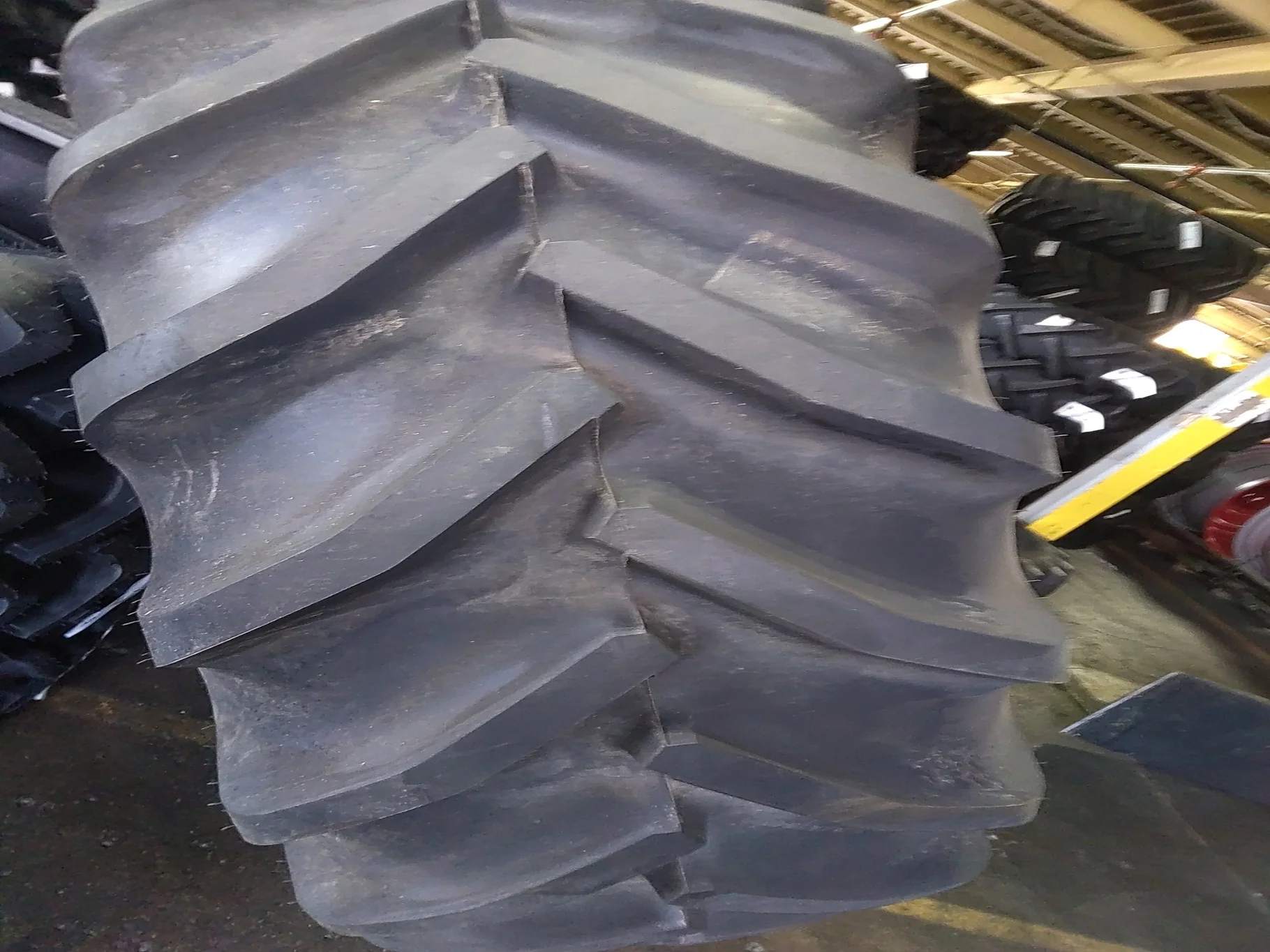 Take-Off 650/65R42 170A8/B GOODYEAR DT820 SUPER TRACTION TL R-1W image 2