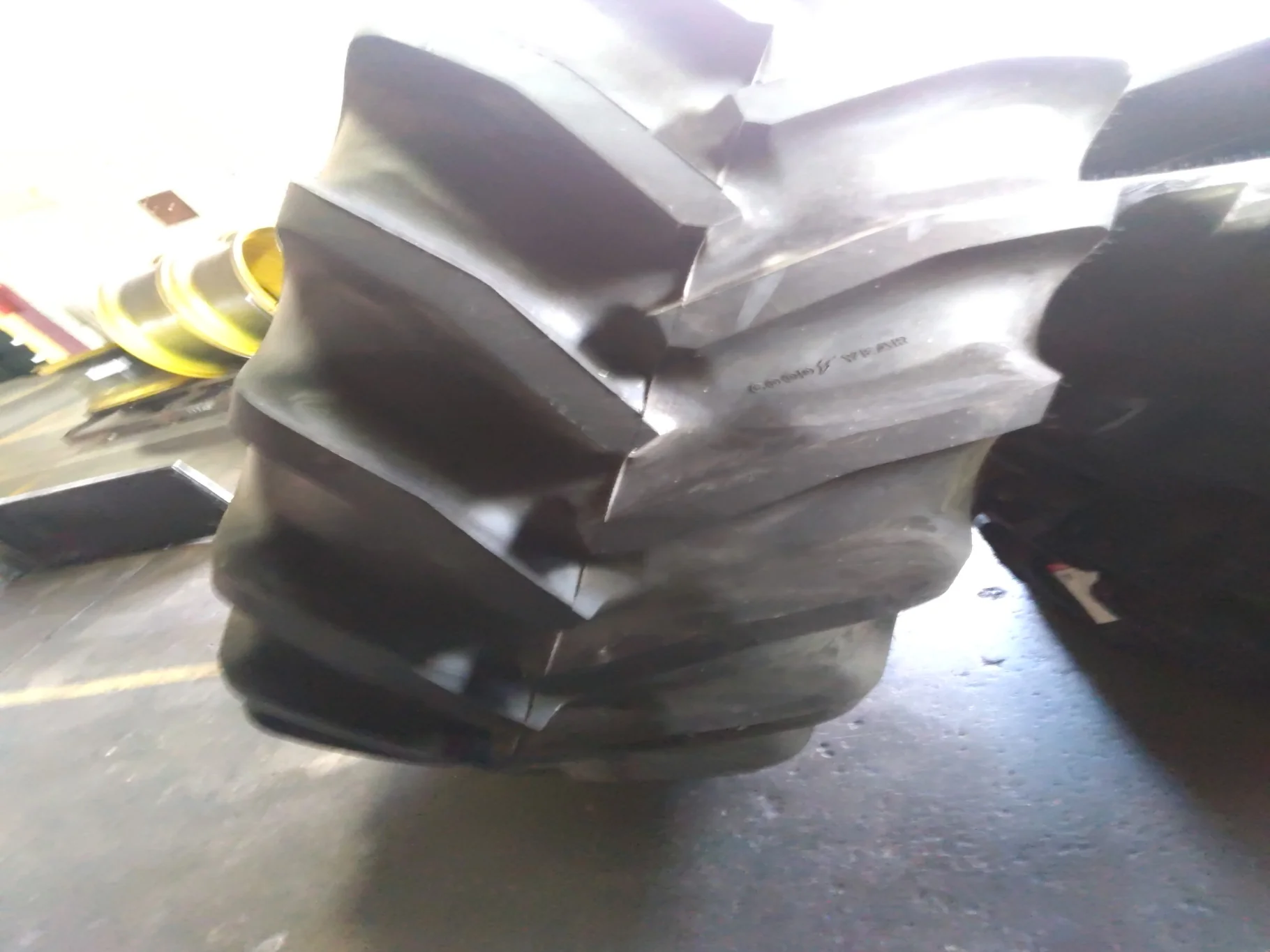Take-Off 650/65R42 170A8/B GOODYEAR DT820 SUPER TRACTION TL R-1W image 4