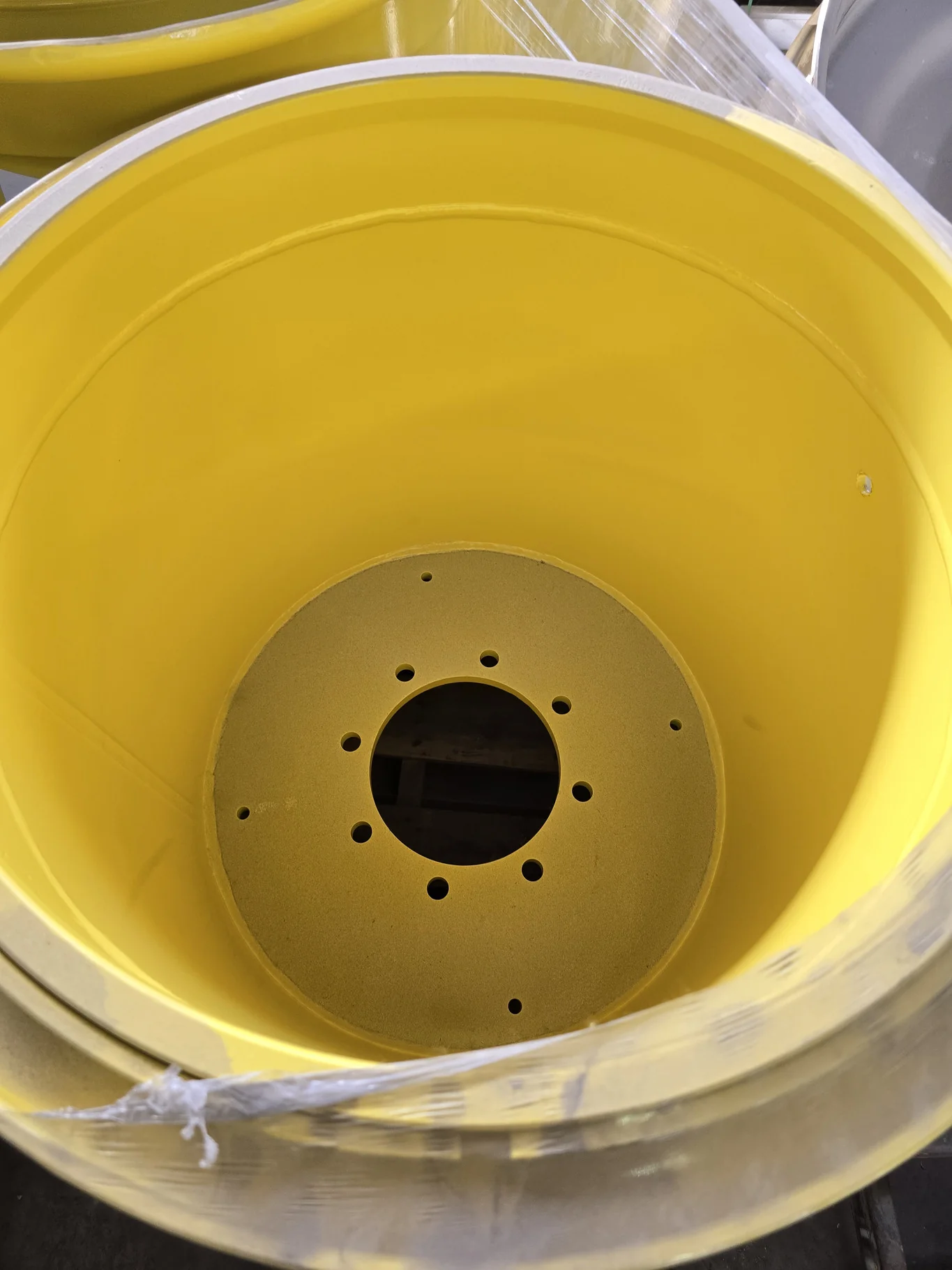 36 X 25 8-10.826-8.72-.938 13.0"BS 3PC YELLOW WHEEL