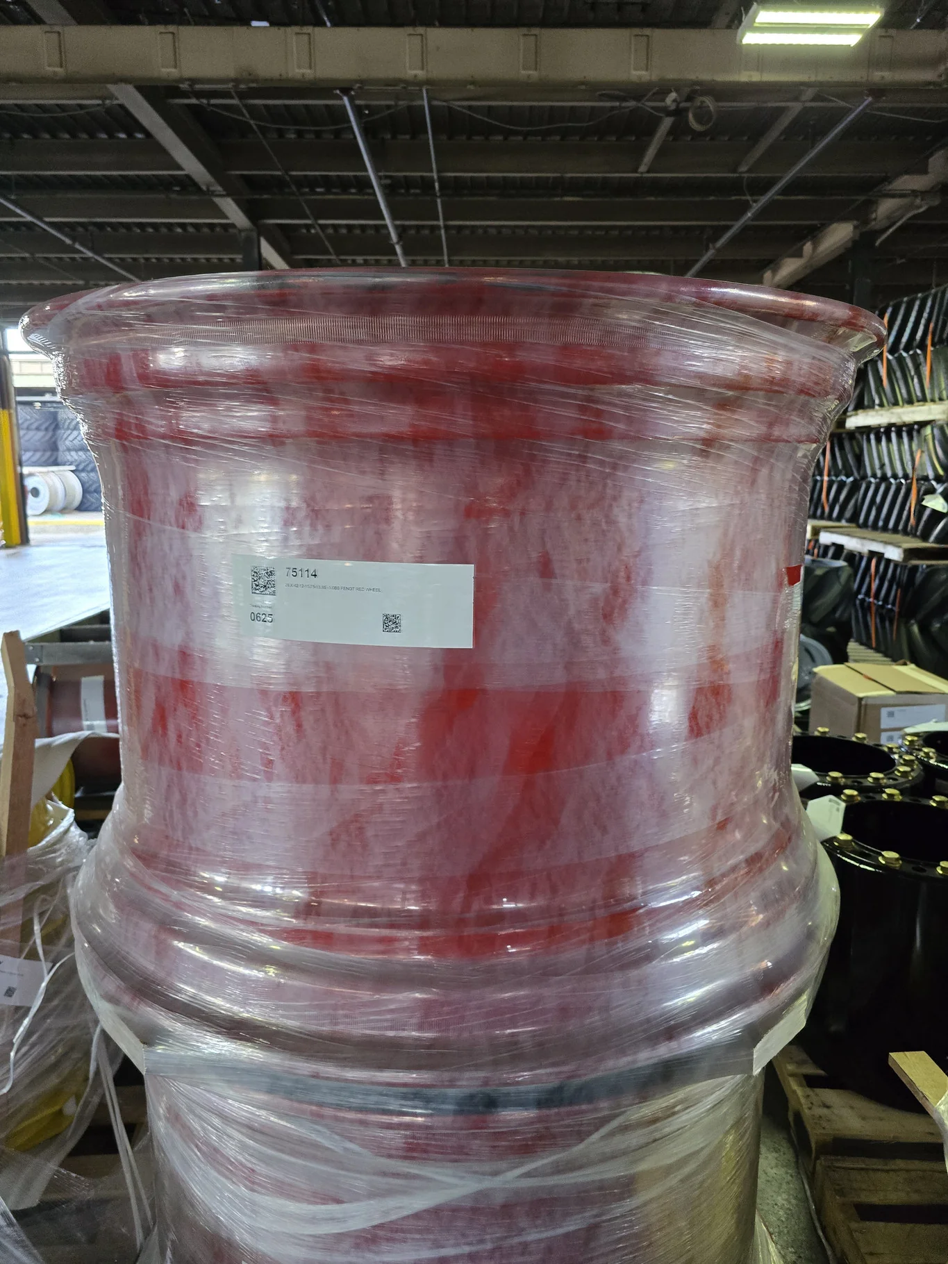 28 X 42 12-15.75-13.85 -5.0BS FENDT RED WHEEL