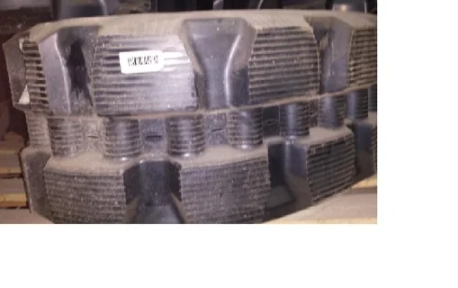 320X49X86 BRIDGESTONE STAGGERED BLOCK RUBBER TRACK