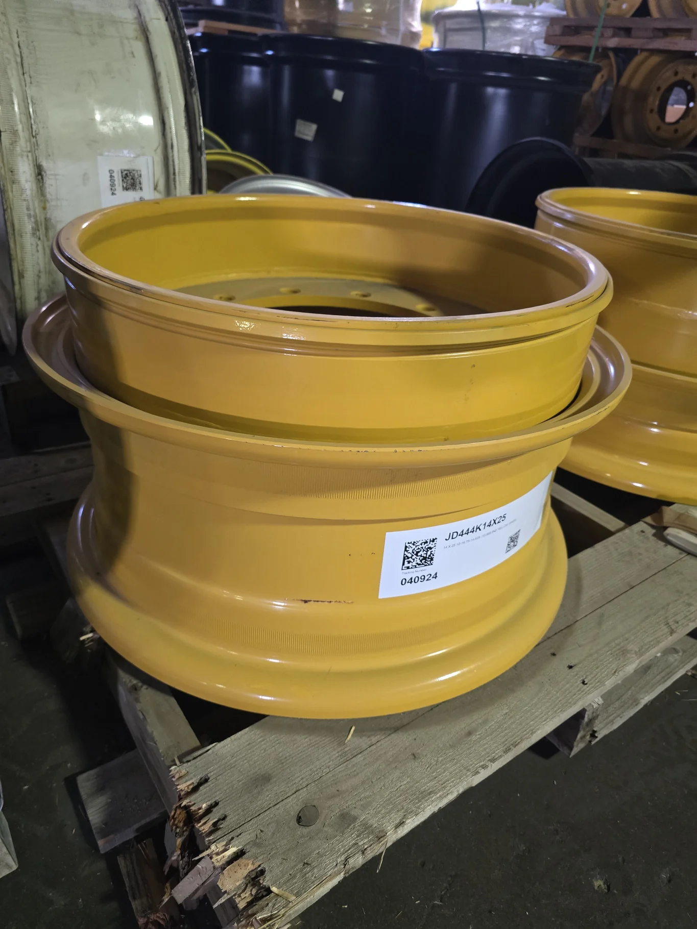 14 X 25 12-16.75-14.625 -10.5BS IND YELLOW WHEEL image 2