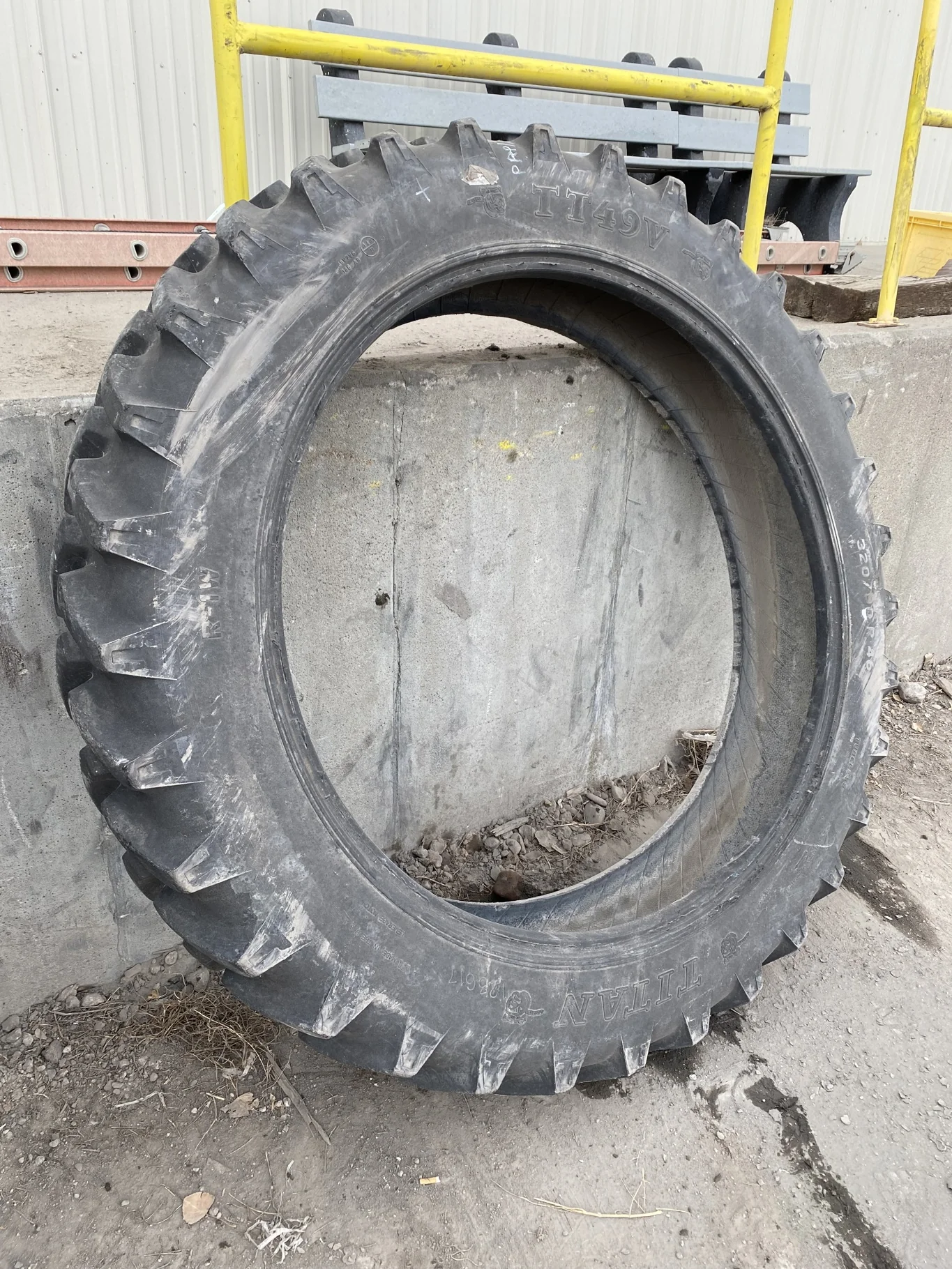 Repaired Used 80% 320/90R46 Titan TT49V R1-W (148A8) (Bead Damage, Chunks Of Lugs Missing) image 2
