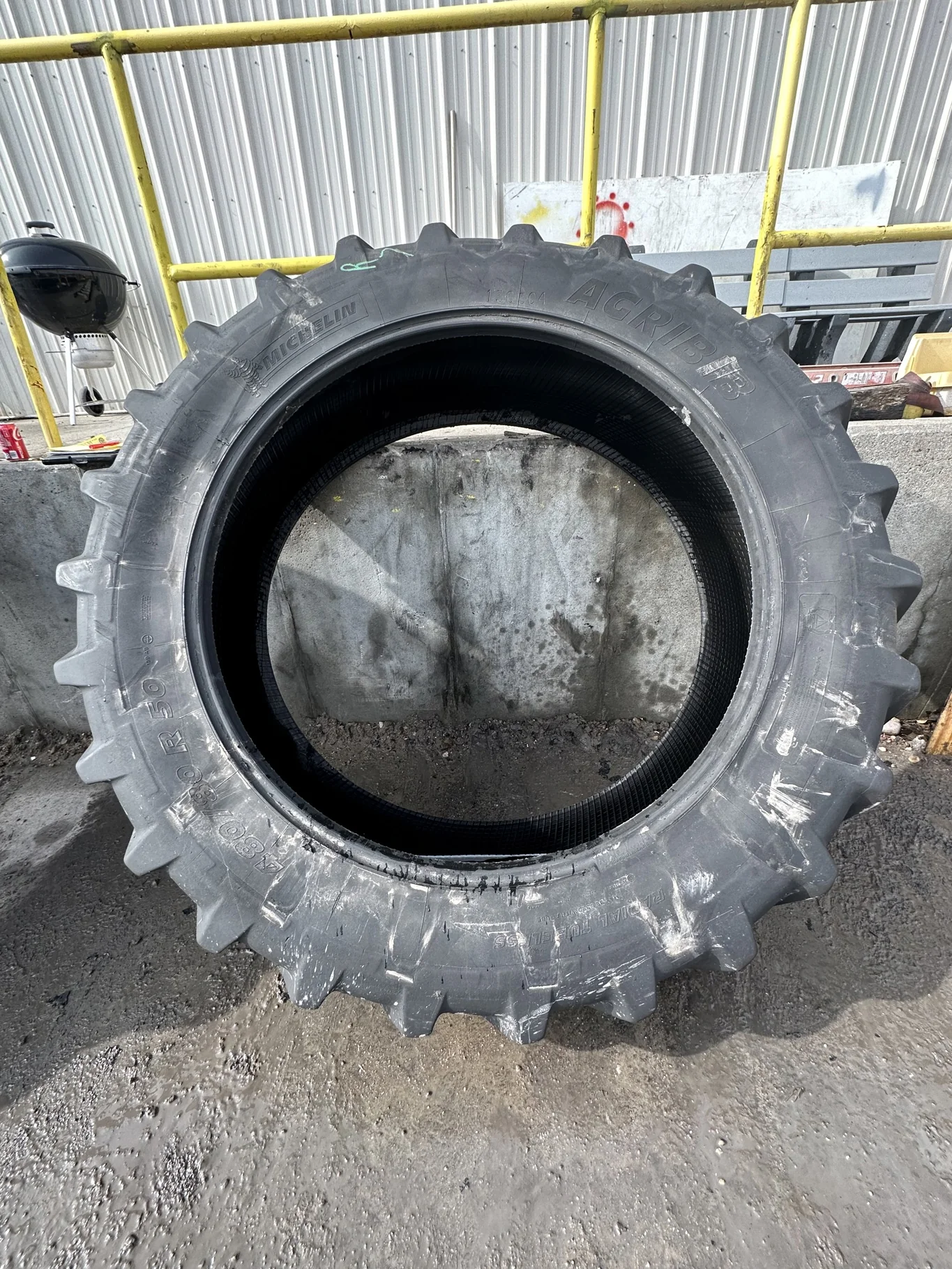 Used 65% 480/80R50 (18.4R50) Michelin AgriBib R-1W (159A8/159B) TL - image 2
