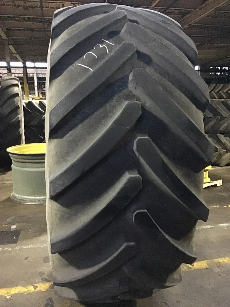 Used 27 X 38 12-32.047-30.078 Titan Rim & Rail Yellow Wheel image 4