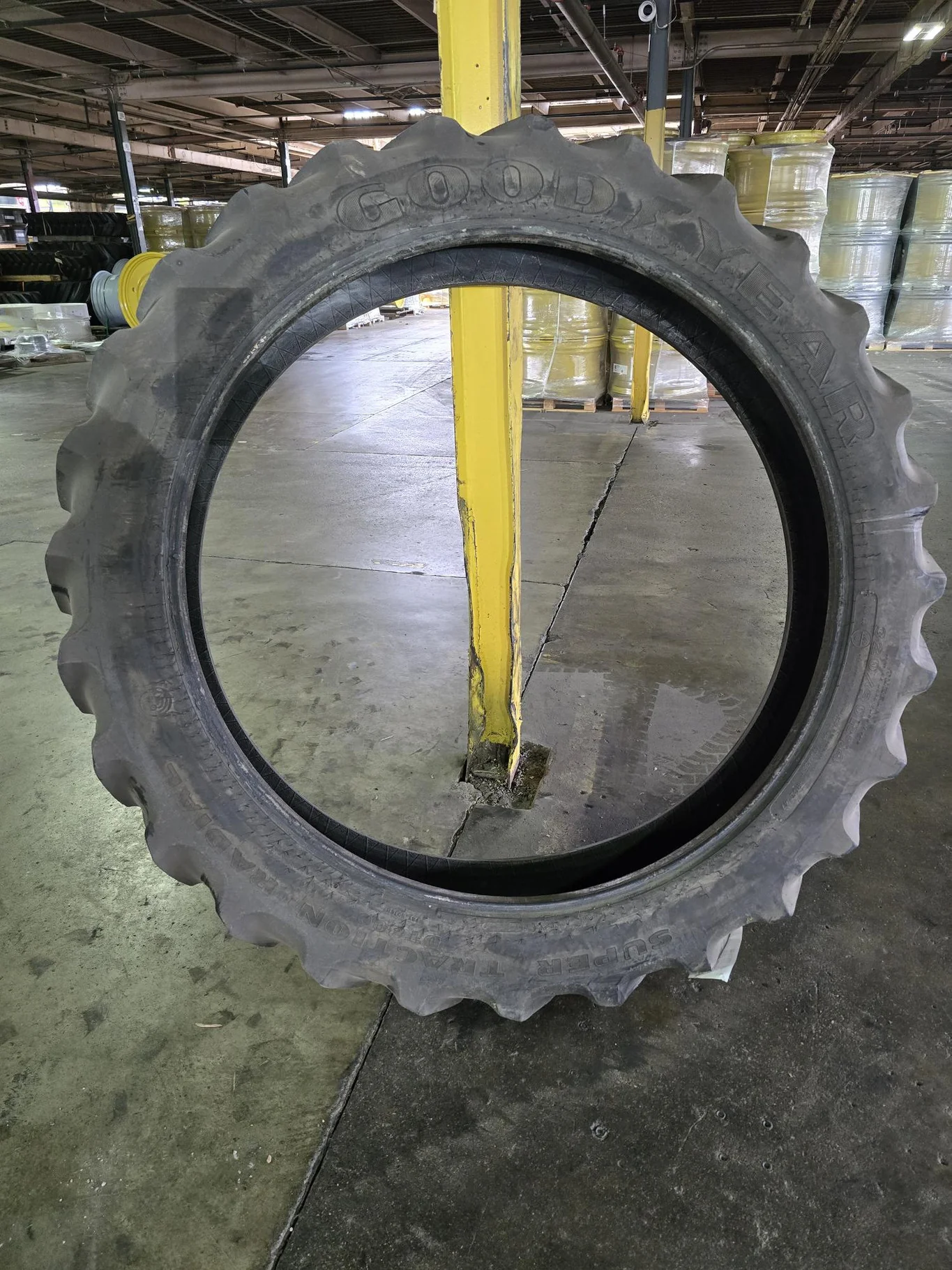 Used 320/90R54 149A8 Goodyear Super Traction DT800 TL R-1W 70-75%
