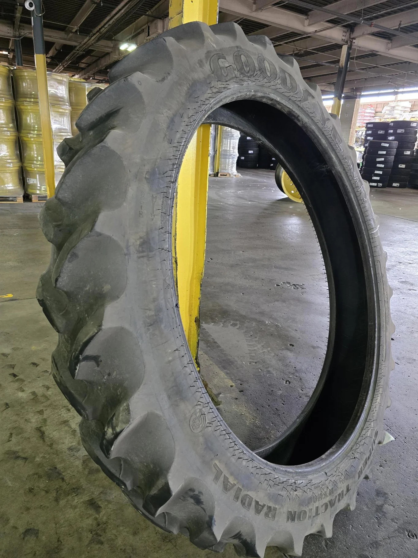 Used 320/90R54 149A8 Goodyear Super Traction DT800 TL R-1W 70-75% image 2