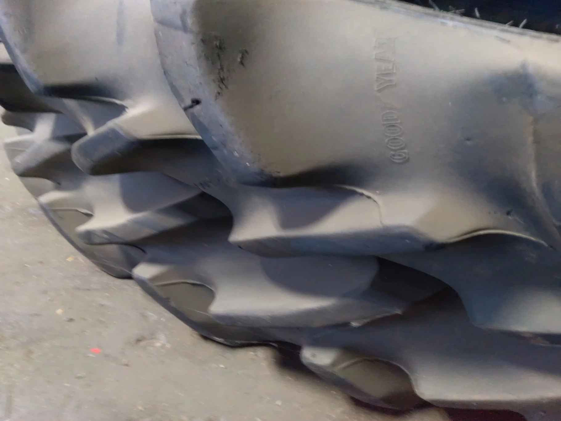 Used 320/90R54 149A8 Goodyear Super Traction DT800 TL R-1W 85-90% image 3
