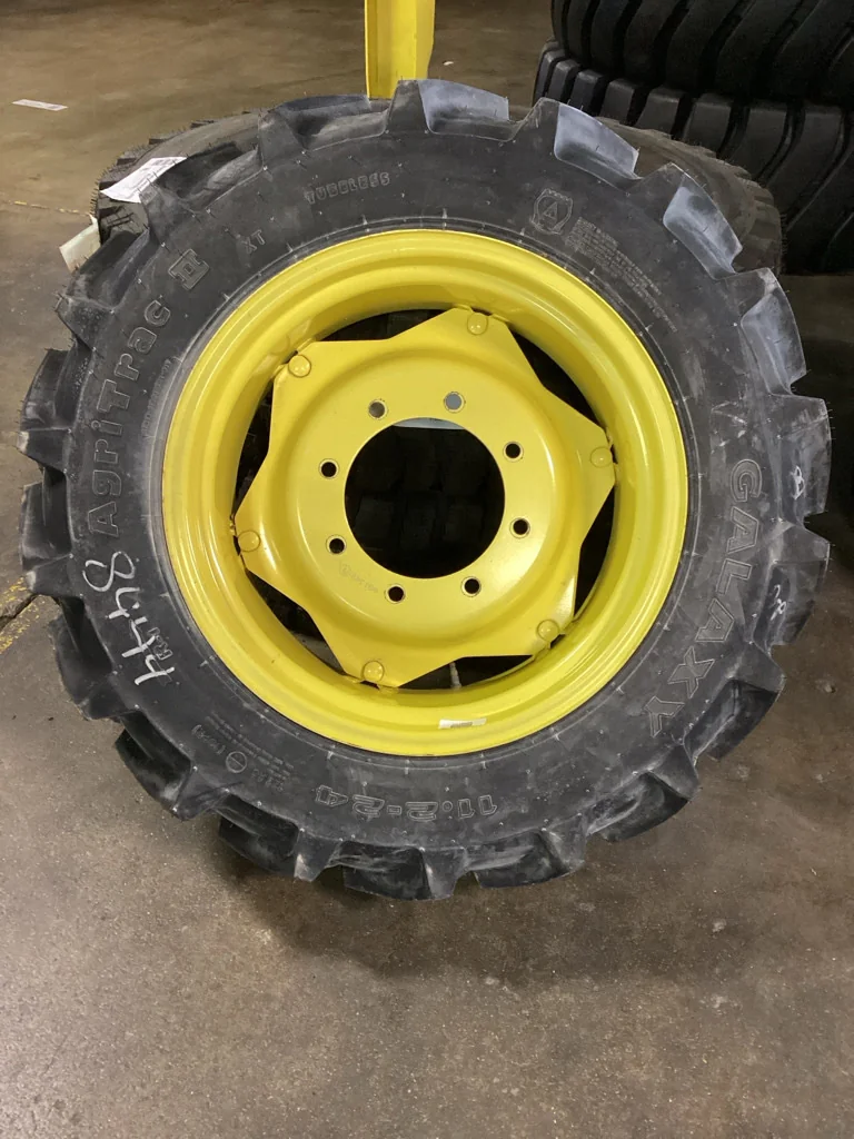 Take-Off 11.2-24/10 122A6 Galaxy Agritrac II R-1 TL 95-100% On 10 x 24 8-10.82-8.78 Wheel w/ Disc