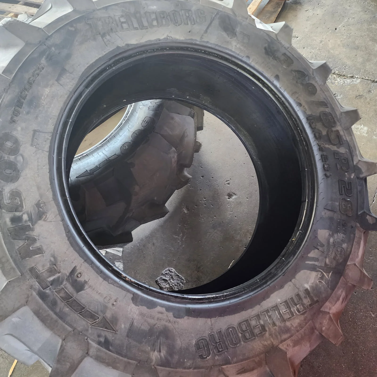 Take-Off 340/85R28 127A8 Trelleborg TM600 TL R-1W 95-100%