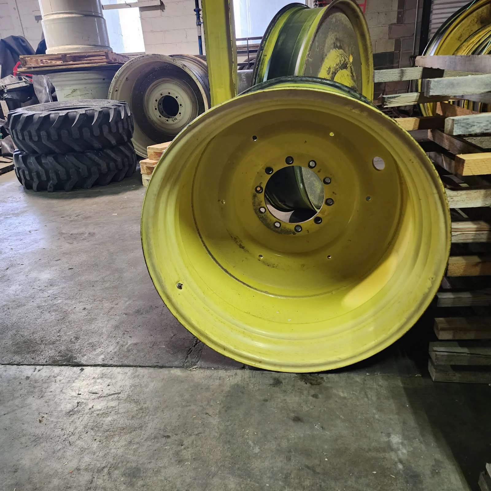 USED 27 X 38 10-13.19-11.07 Titan Dual Yellow Wheel image 3