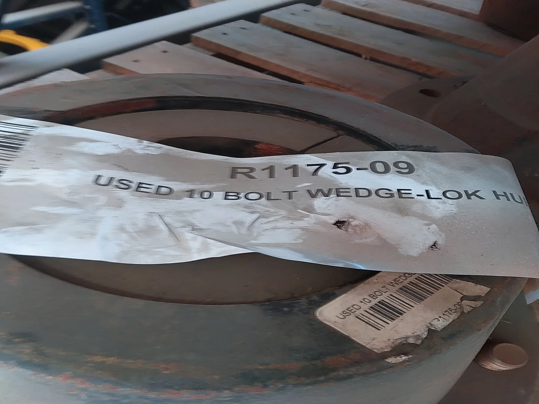 USED Hub 10 BOLT WEDGE-LOK image 2
