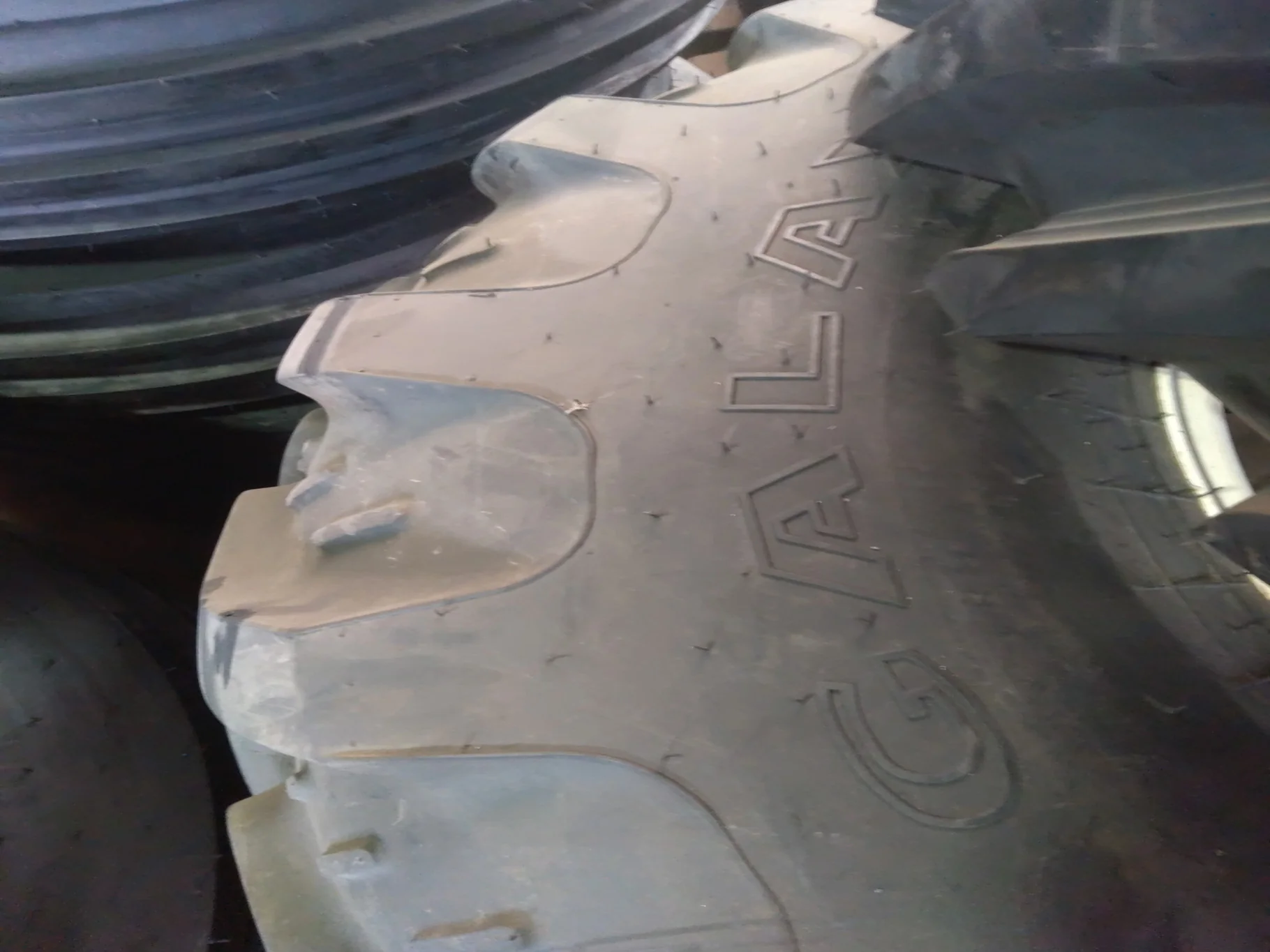 Used 19.5L24/10 Galaxy EZ Rider TL R-4 80-85% image 3